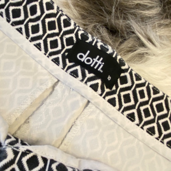 Patterned Casual Pants by Dotti (B2072) - Picture 2 of 7